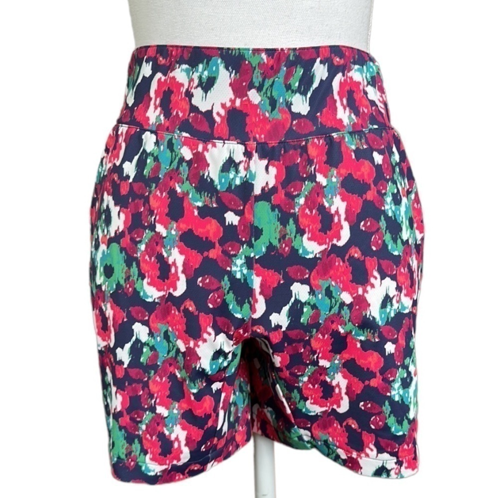 - Fairway & Greene ladies golf shorts size M